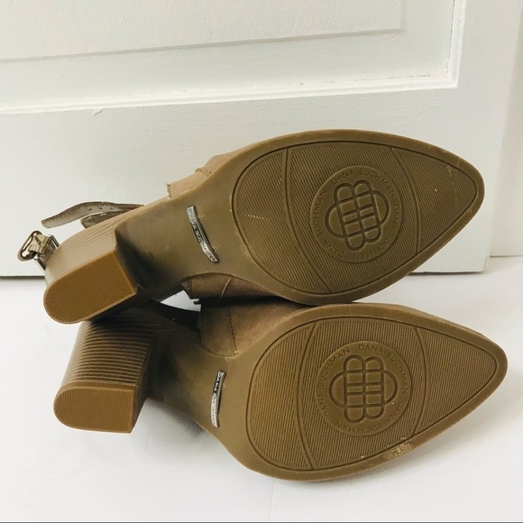 DANA BUCHMAN Tan Claudette Pointed Toe Ankle Booties Size 6.5M - Picture 4 of 7